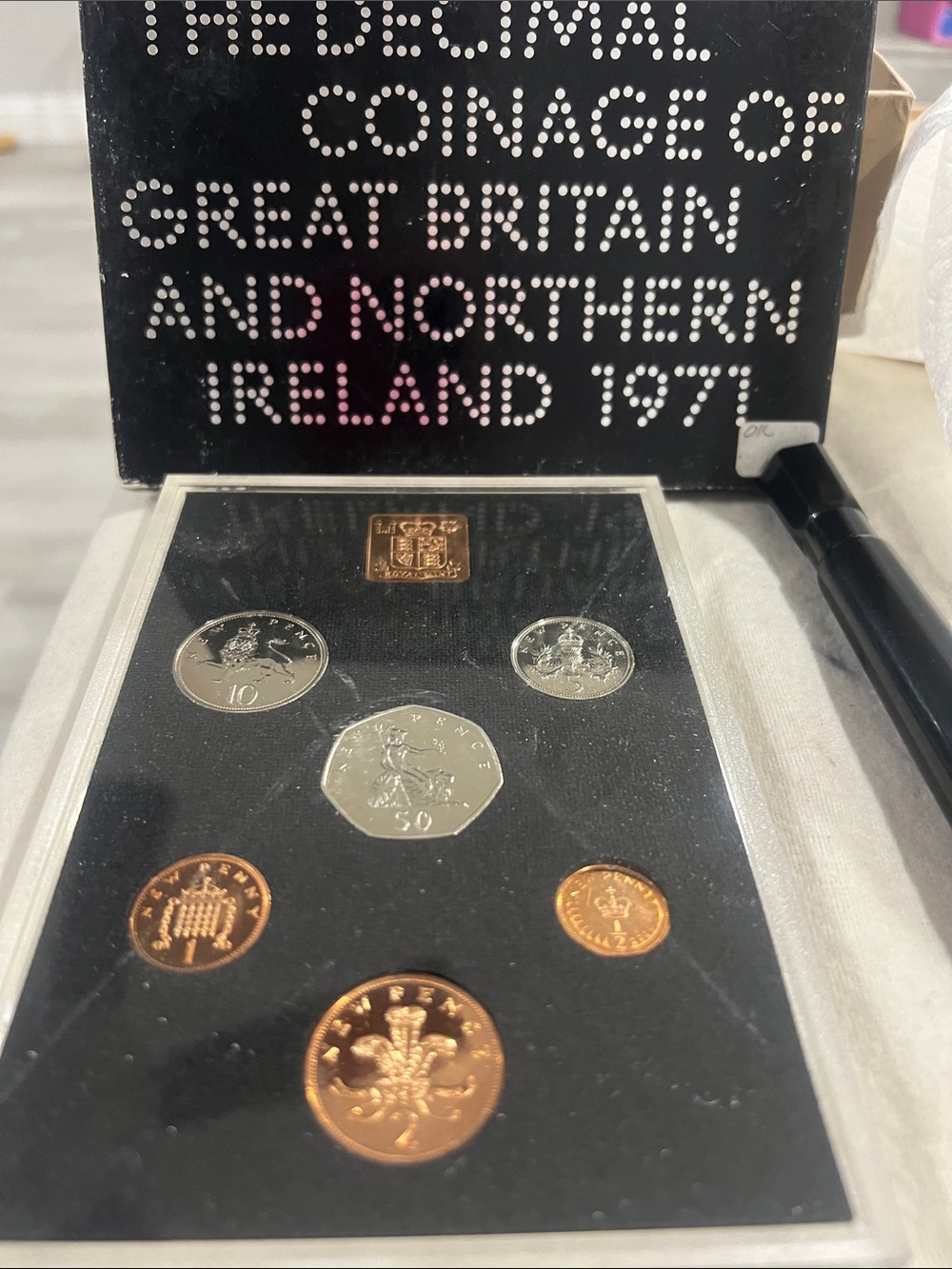 B#82- Great Britain and Northern Ireland 1971 Decimal Coin Set - Black Display